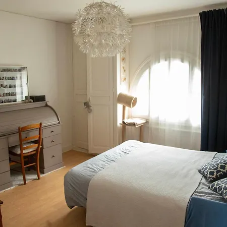 Seine-front In Stone House With Parking And Garden, Lacroix Island Rouen