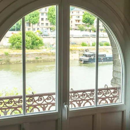 Daire Seine-front In Stone House With Parking And Garden, Lacroix Island