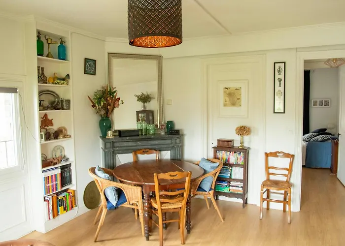 Seine-front In Stone House With Parking And Garden, Lacroix Island Apartment *