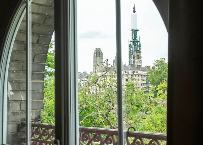 Seine-front In Stone House With Parking And Garden, Lacroix Island *
