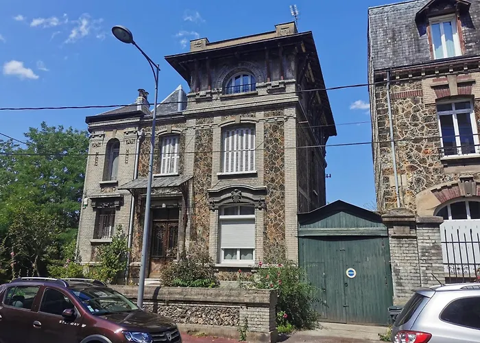 Seine-front In Stone House With Parking And Garden, Lacroix Island Apartment Rouen